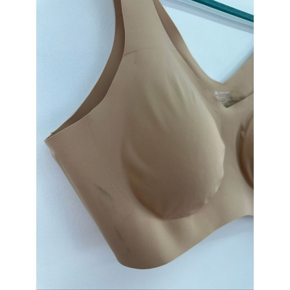 Honeylove Women’s Softform Bra in the Color Sand Nude - Picture 6 of 11